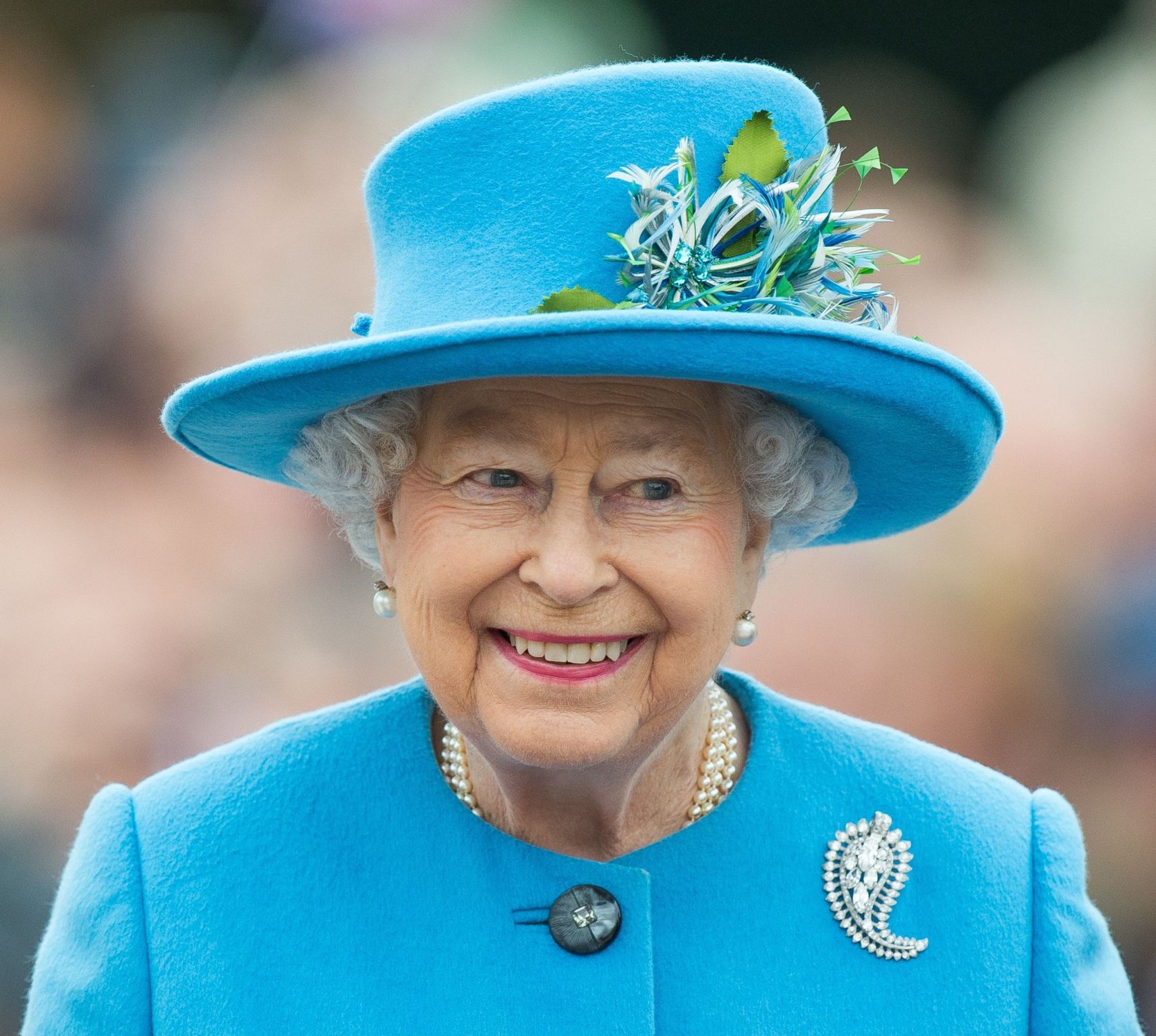 8 leadership lessons from The Queen